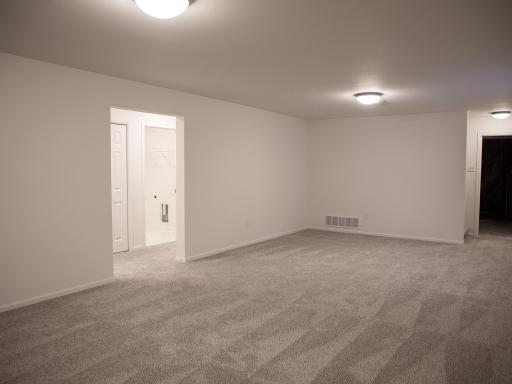 6732 Meadow View Drive S, Fargo, ND 58104