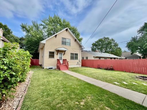 5239 N 6th Street, Minneapolis, MN 55430