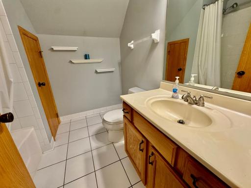 5239 N 6th Street, Minneapolis, MN 55430