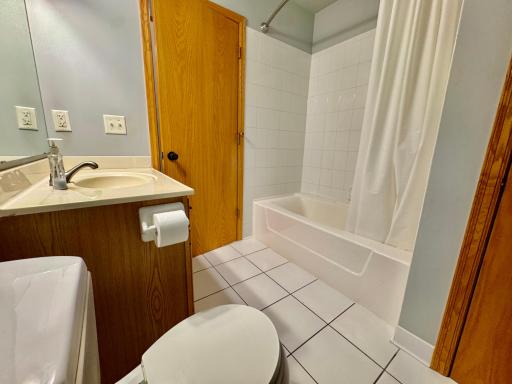 5239 N 6th Street, Minneapolis, MN 55430