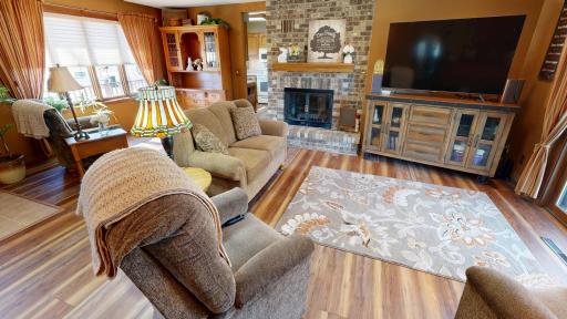 941 Mary Avenue, Willmar, MN 56201