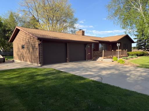 941 Mary Avenue, Willmar, MN 56201