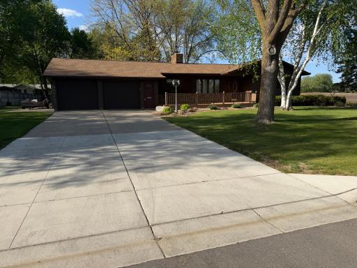 941 Mary Avenue, Willmar, MN 56201