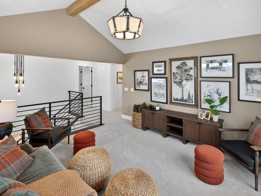 Ideal area for media, relaxation, or additional gathering space.