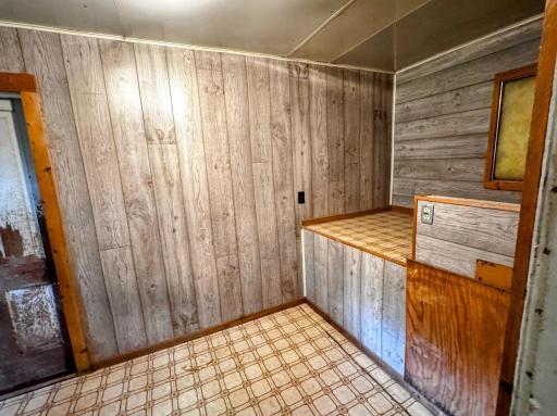 Entry off of bonus room