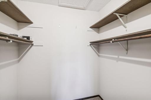 1118 E 145th Street, Burnsville, MN 55337