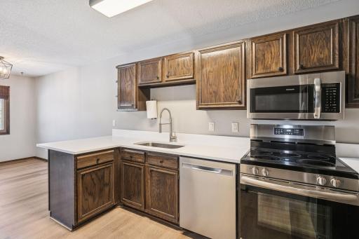 1118 E 145th Street, Burnsville, MN 55337