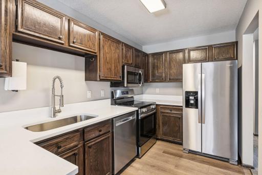 1118 E 145th Street, Burnsville, MN 55337