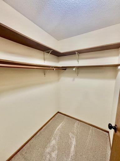 WALK-IN CLOSETS