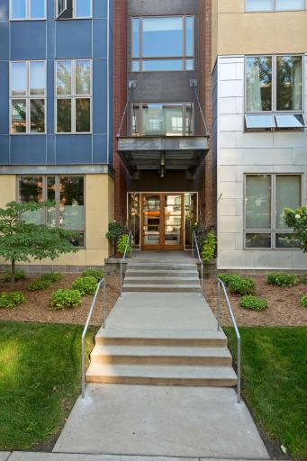 2840 Bryant Avenue S, E303, Minneapolis, MN 55408