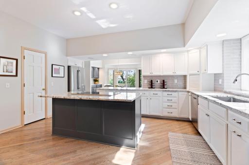 11808 Tapestry Lane, Hopkins, MN 55305