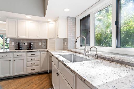 11808 Tapestry Lane, Hopkins, MN 55305
