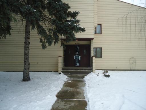 804 S 10 Street S, A-4, Fargo, ND 58103