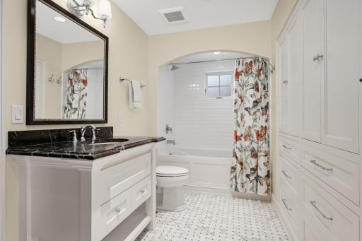 6500 Indian Hills Pass, Edina, MN 55439