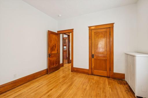 2817 Golden Valley Road, Minneapolis, MN 55411