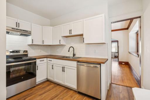 2817 Golden Valley Road, Minneapolis, MN 55411