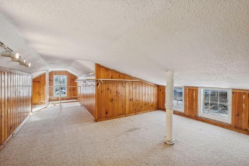 2817 Golden Valley Road, Minneapolis, MN 55411