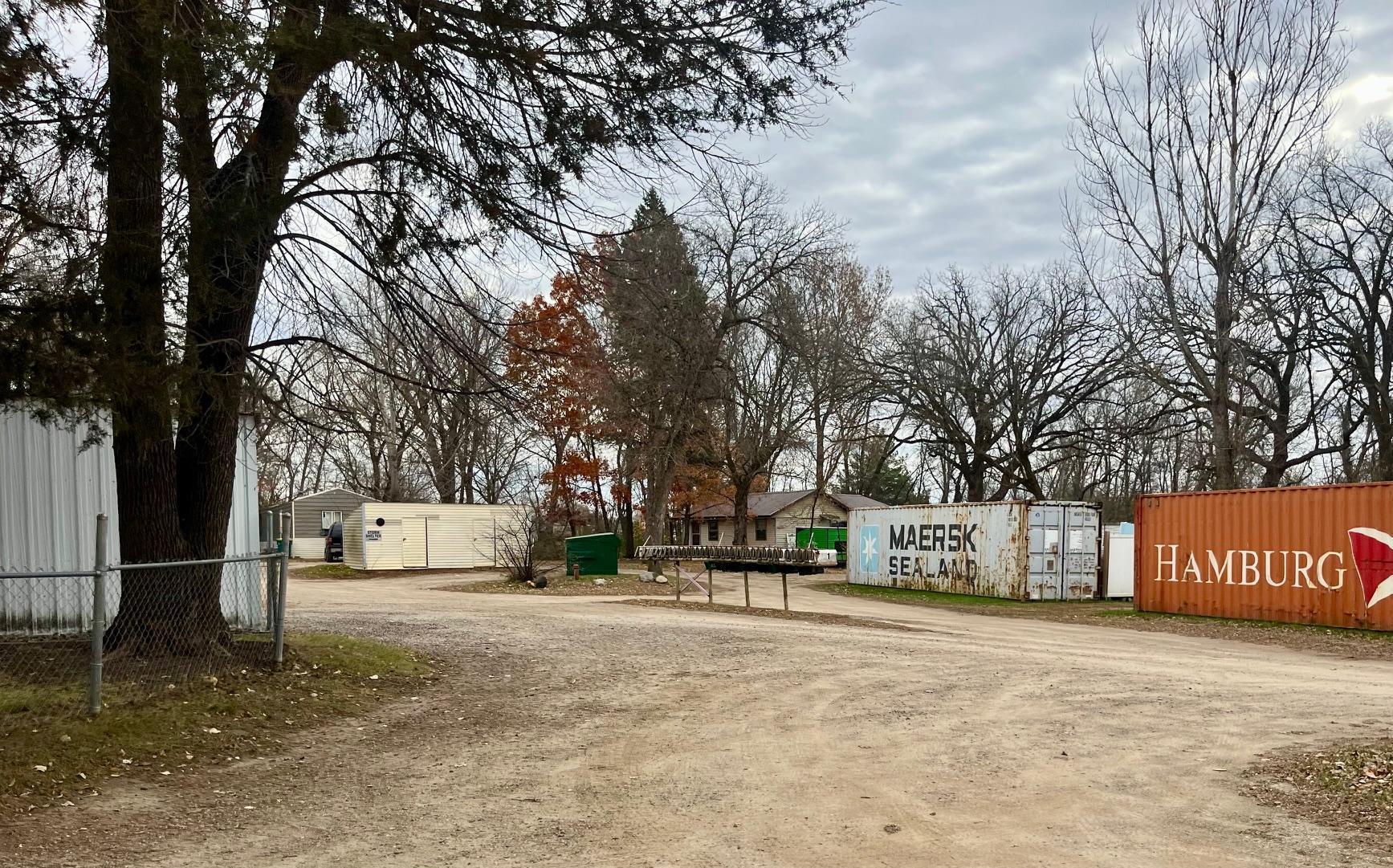 In addition to the MH pads, there are 4 shipping containers used for storage as additional an additional revenue source.