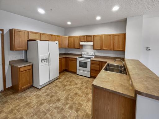 6829 Narcissus Lane N, 304, Maple Grove, MN 55311