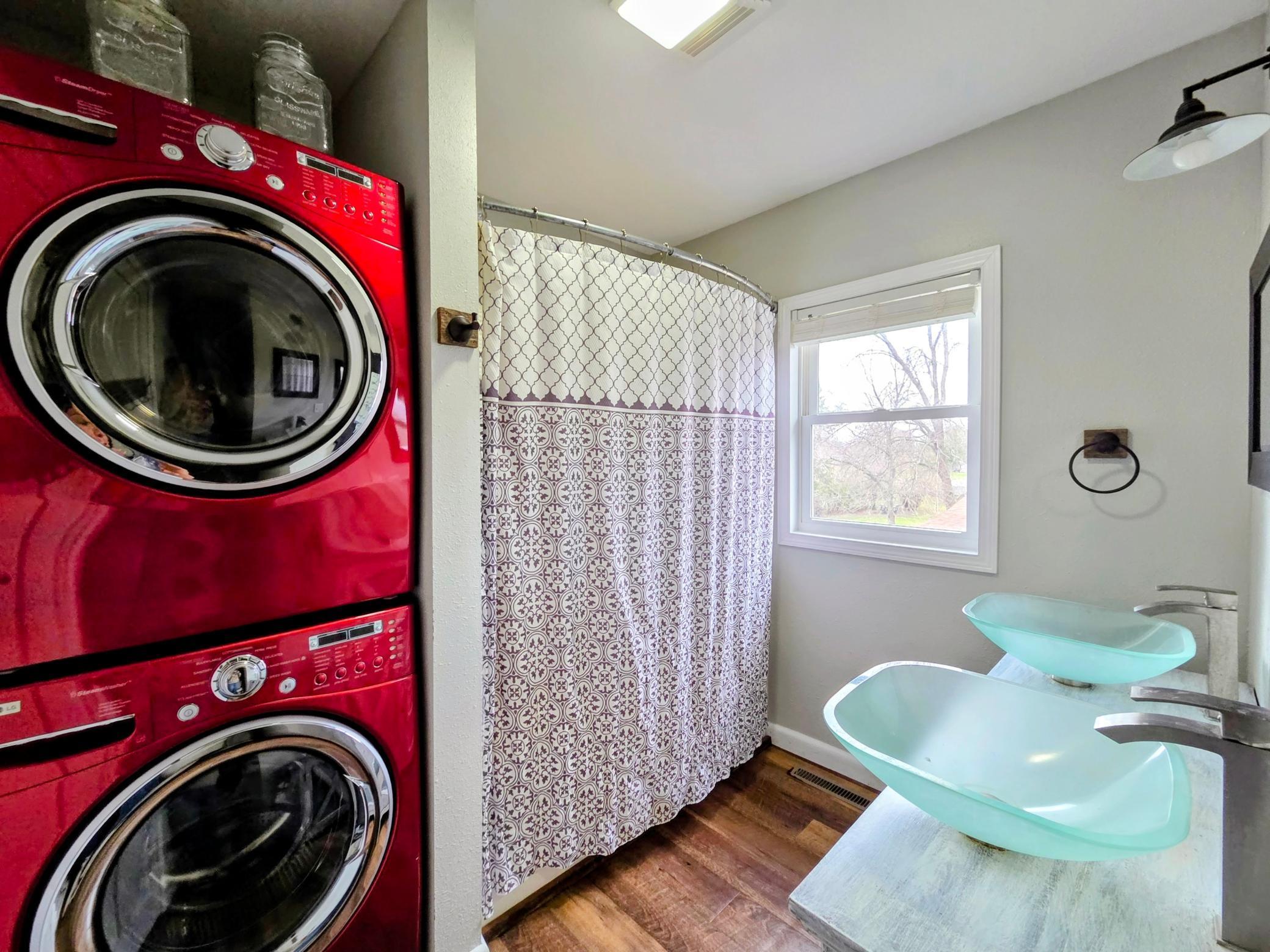 2nd level laundry bath