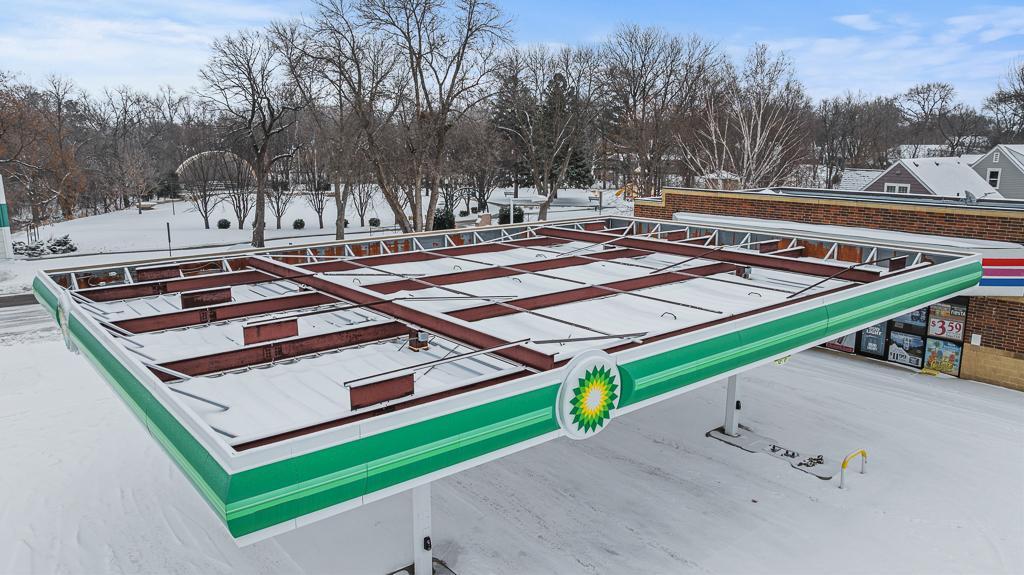 Sturdy canopy structure featuring steel beams for strength and longevity.
