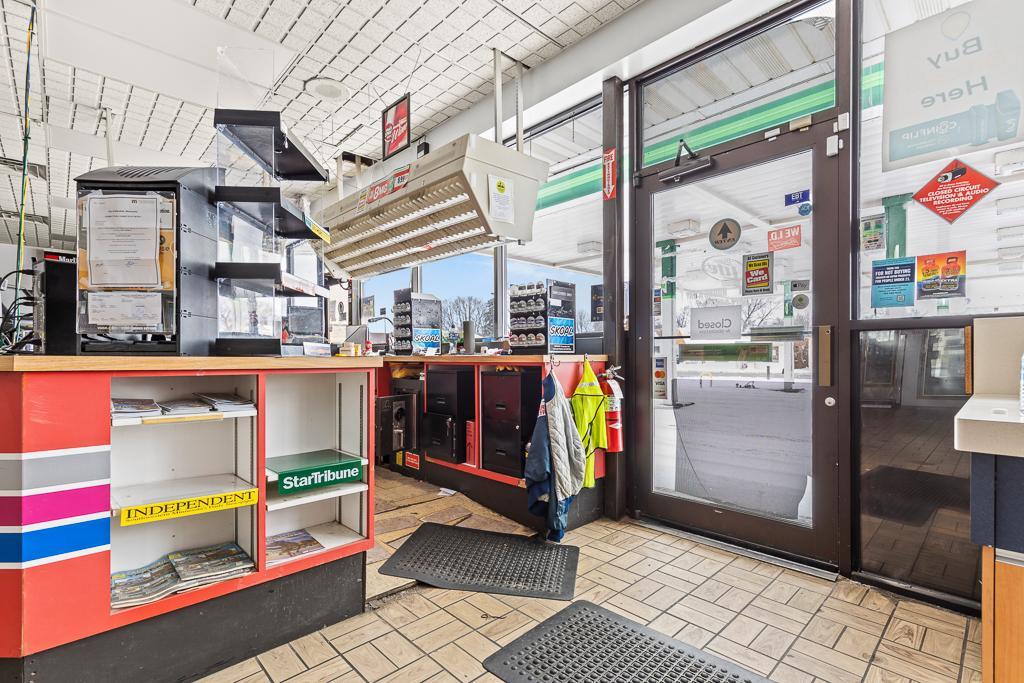 Two front entries add convenient access