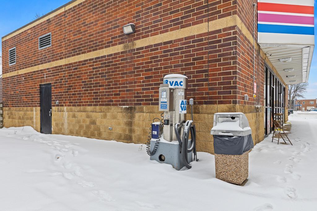 Air Vac on the side of the building adds additional value for customers