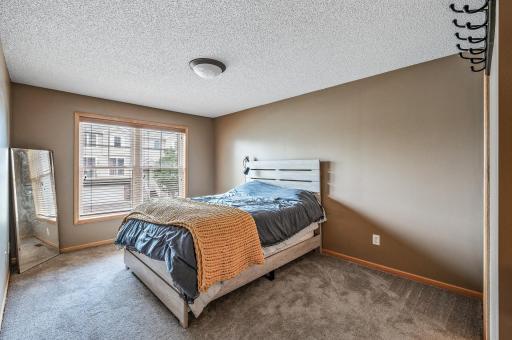 20060 Heritage Drive, Lakeville, MN 55044