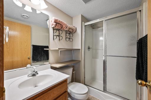 20060 Heritage Drive, Lakeville, MN 55044