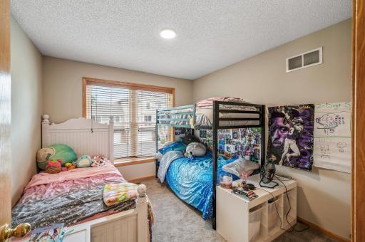 20060 Heritage Drive, Lakeville, MN 55044