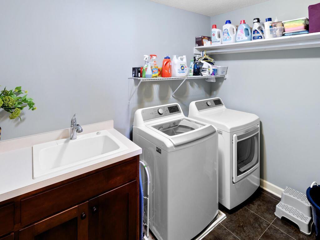 Upper level laundry room