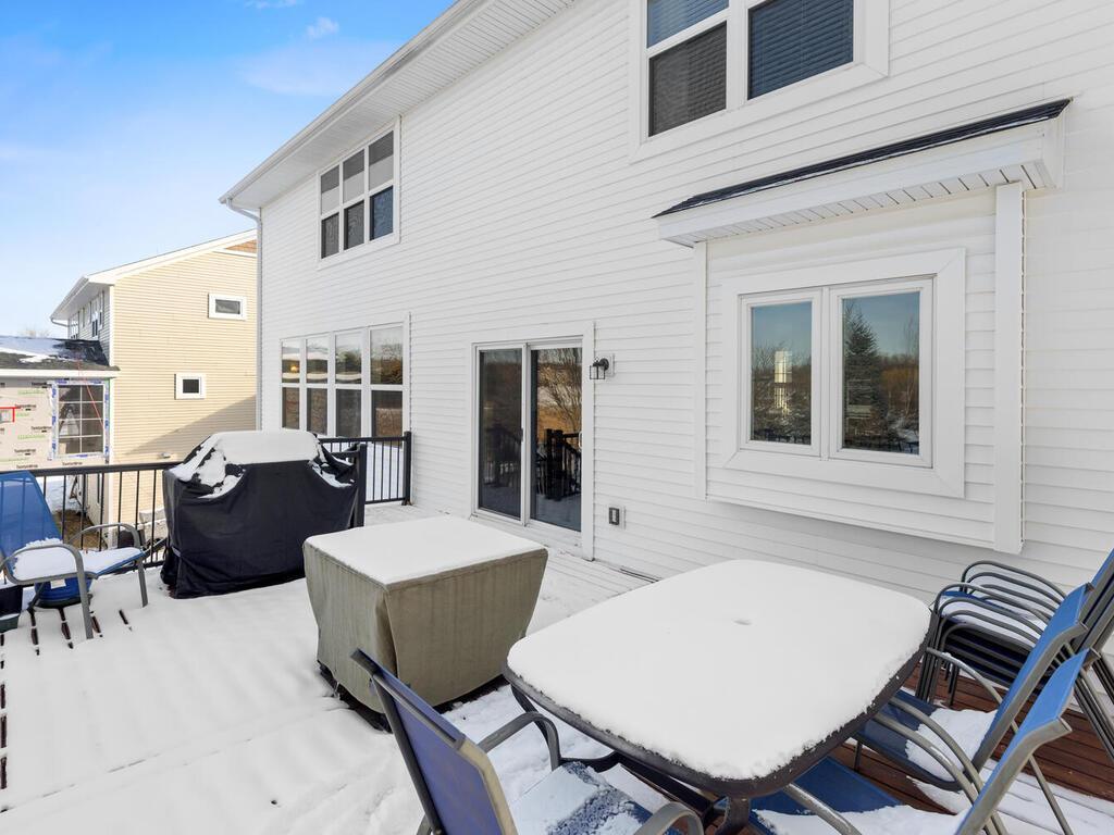 Deck with plenty of space