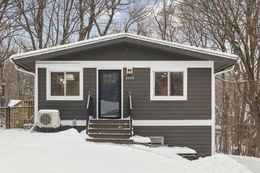 4980 Suburban Drive - Spacecrafting - 0003.jpg