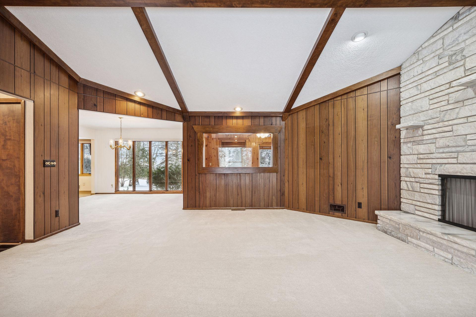 Living Room to Dining/4 season