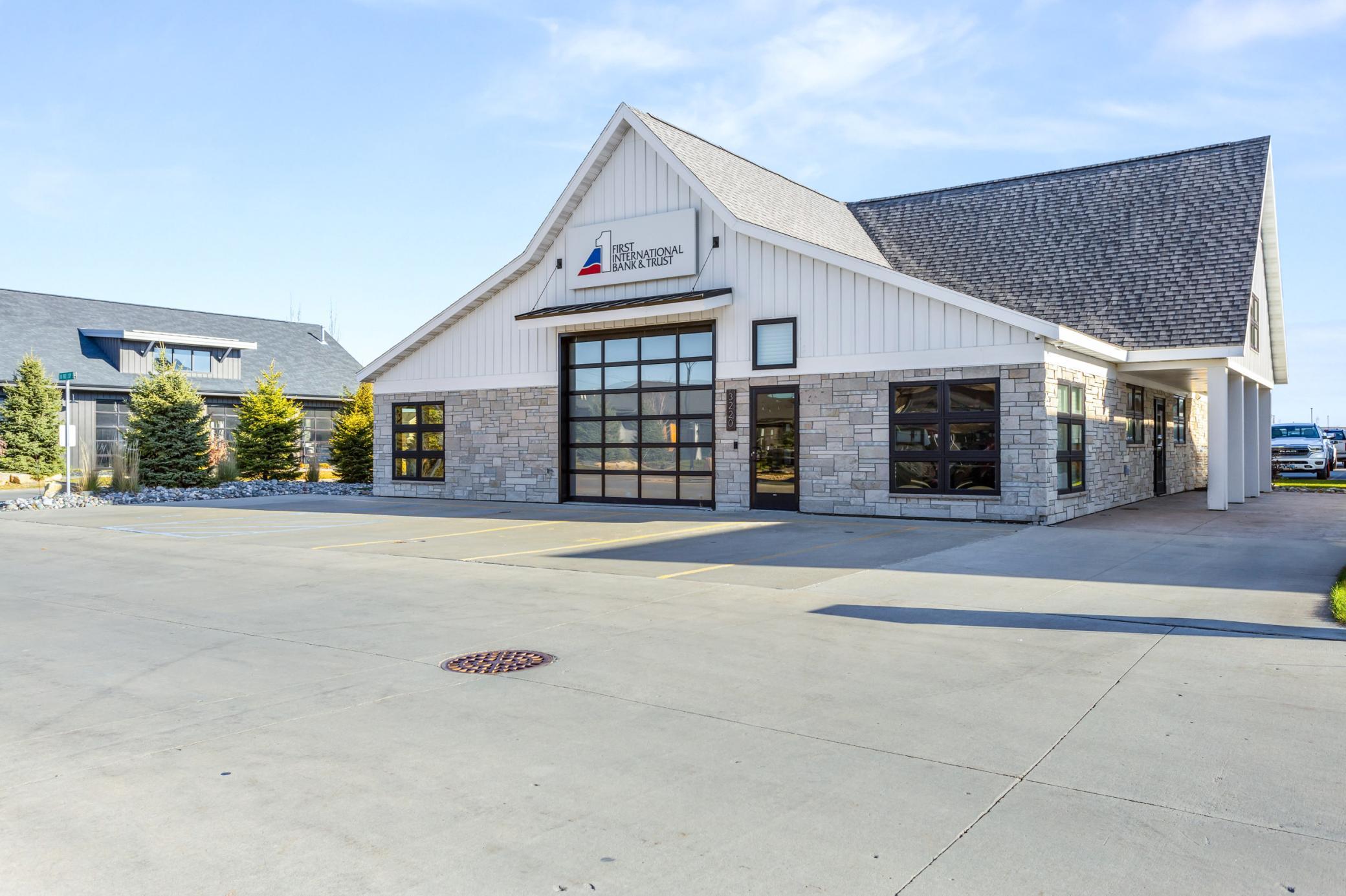 3220 Oak Ridge Loop E West Fargo