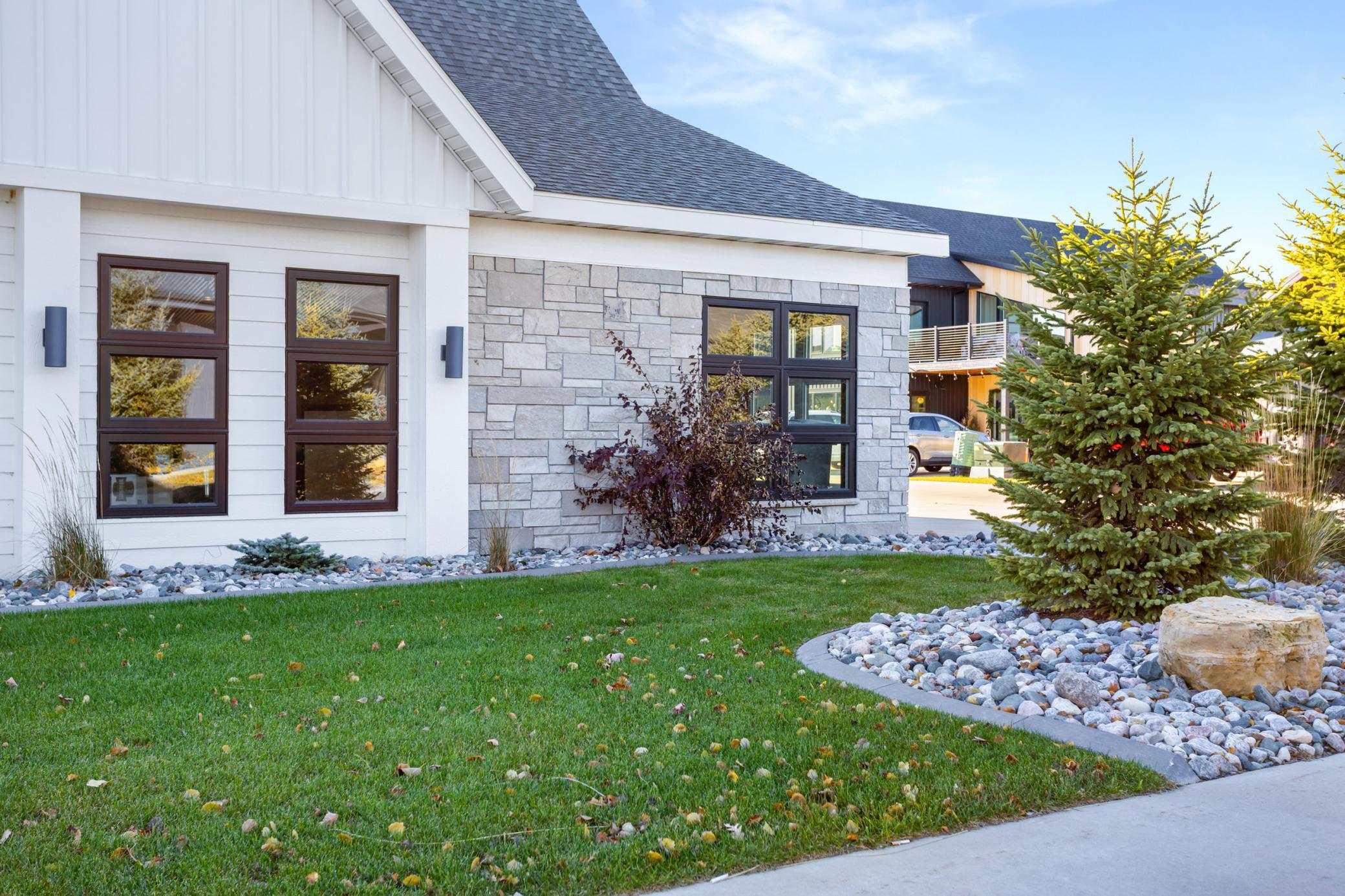 3220 Oak Ridge Loop E West Fargo