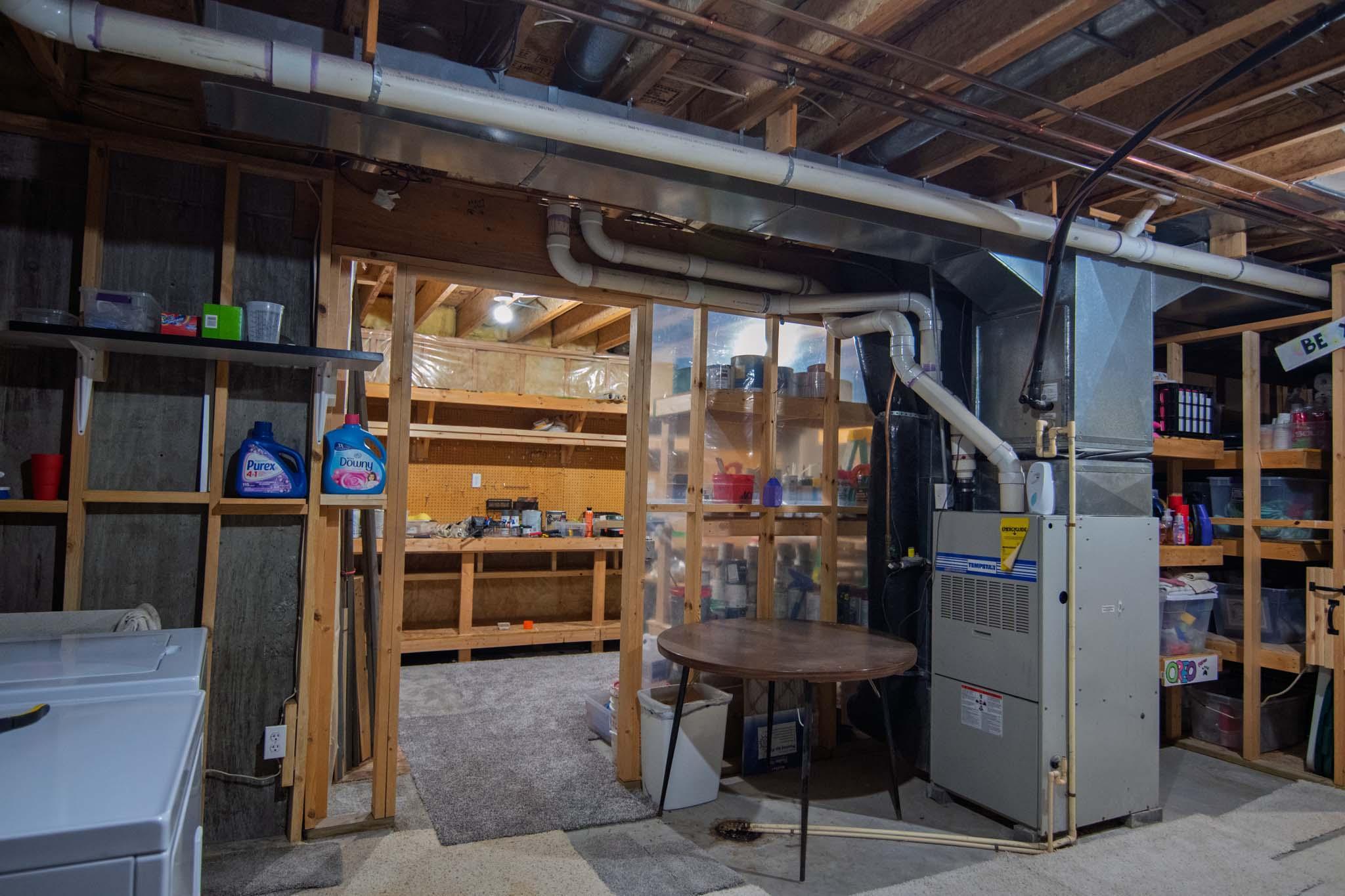Utitlity room/laundry room
