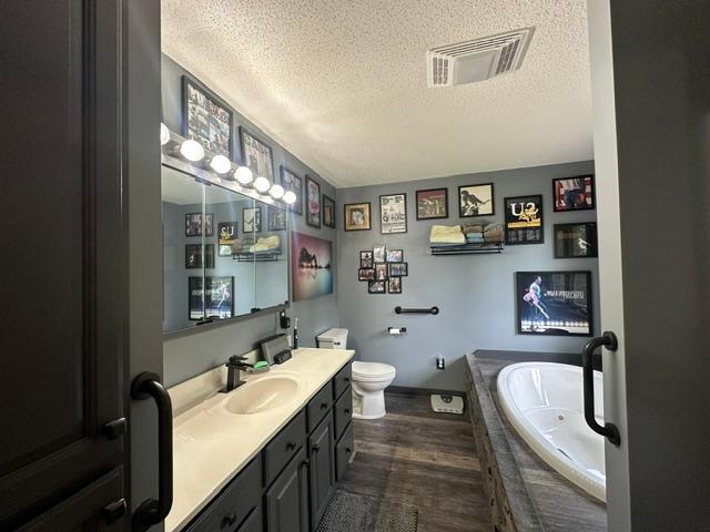 Primary bedroom full bath