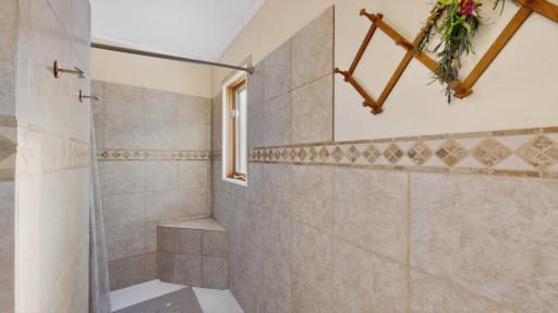 3/4/Walk-in Shower