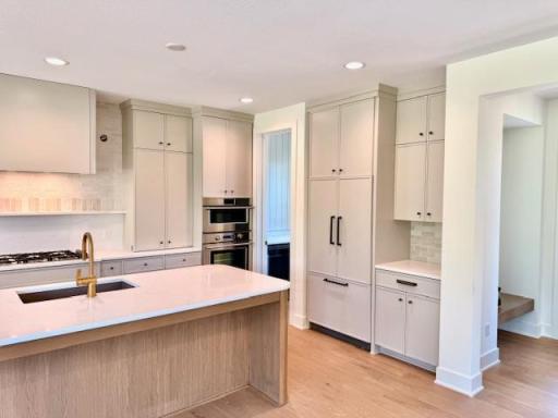 9243 Timberland Trail, Eden Prairie, MN 55347