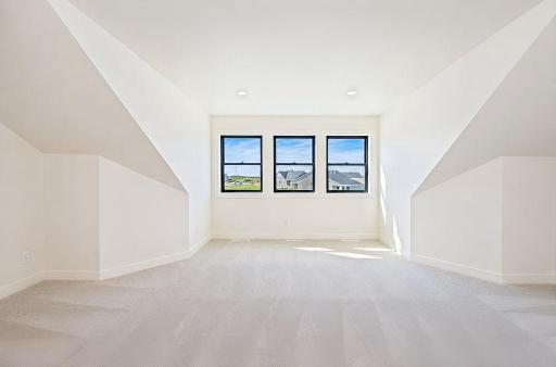 6448-Upper level bonus suite
