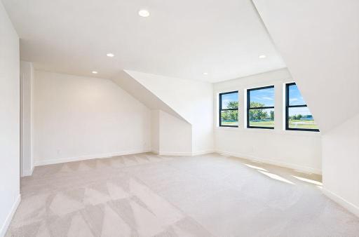 6448-Upper level bonus great room