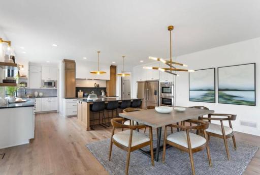 9201 Timberland Trail, Eden Prairie, MN 55347