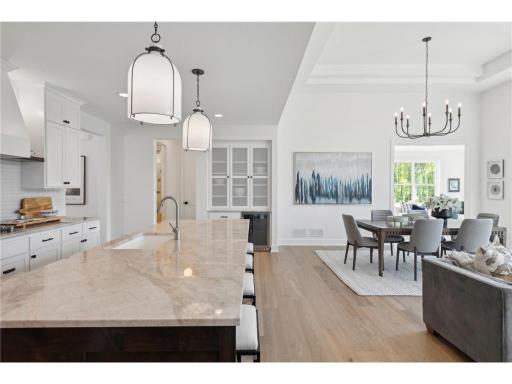 9215 Timberland Trail, Eden Prairie, MN 55347