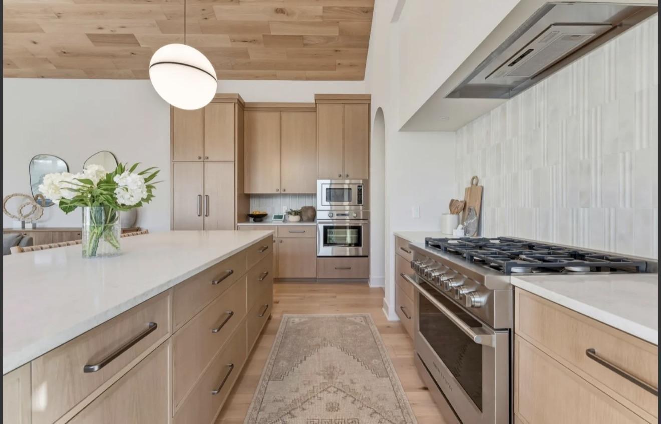 Laurel Kitchen close up