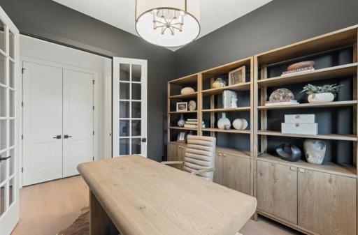 9271 Timberland Trail, Eden Prairie, MN 55347