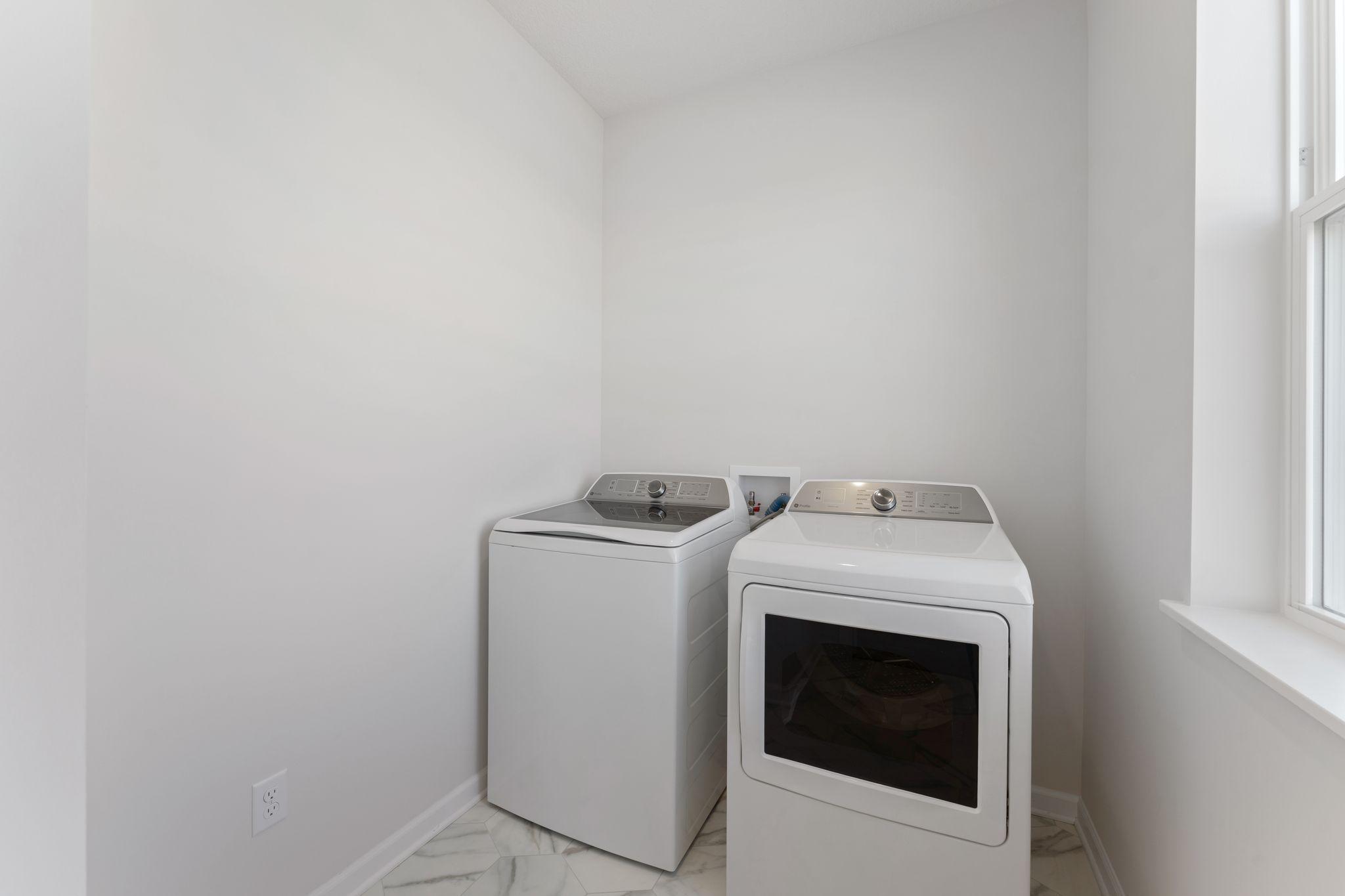 [L316-Z011]Laundry Room.1.jpg