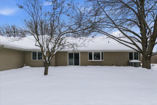 1079 S Pointe Drive, Hastings, MN 55033