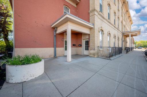 122 S Minnesota Avenue, Saint Peter, MN 56082
