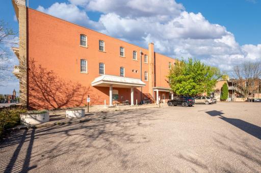 122 S Minnesota Avenue, Saint Peter, MN 56082